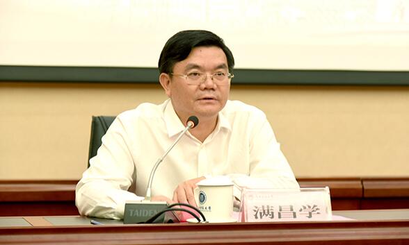 滿昌學(xué)簡歷：廣西廣播電視局局長滿昌學(xué)，曾任廣西廣播電視臺臺長、廣西科技大學(xué)黨委書記