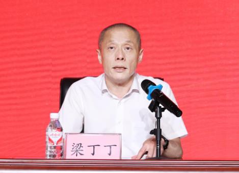 梁丁丁簡歷：桂林信息科技學(xué)院校長梁丁丁，曾任賀州學(xué)院黨委書記、桂林電子科技大學(xué)黨委副書記、北海副市長